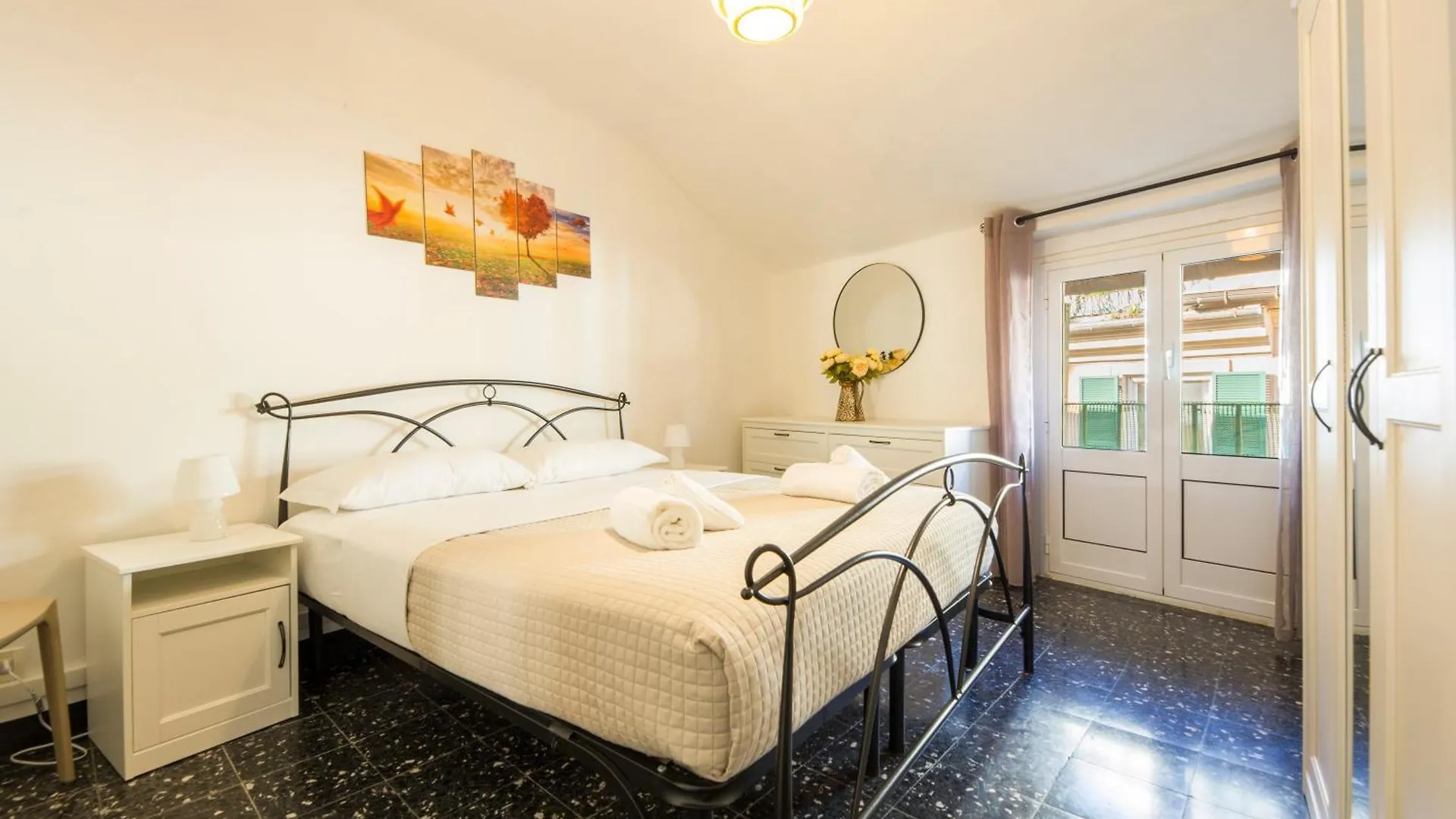 Apartment Vincenzo House By Holiday Home 24 Genoa
